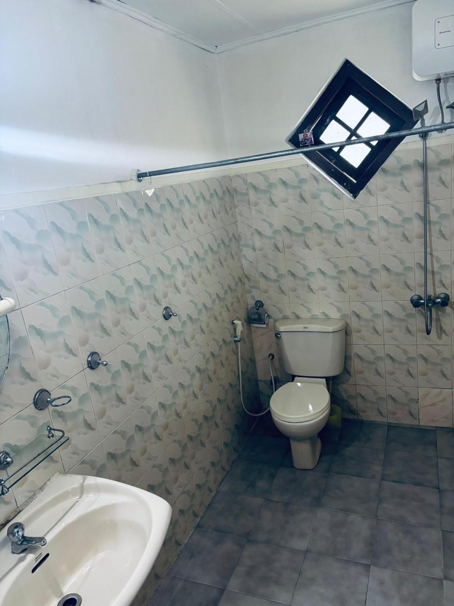 Selis Manor Apartment Нувара Елия Екстериор снимка